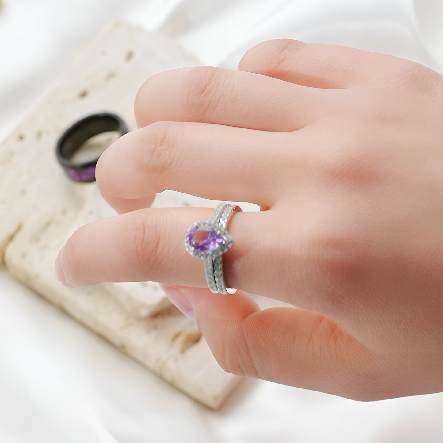The Viara - Natural Amethyst Women Ring Set