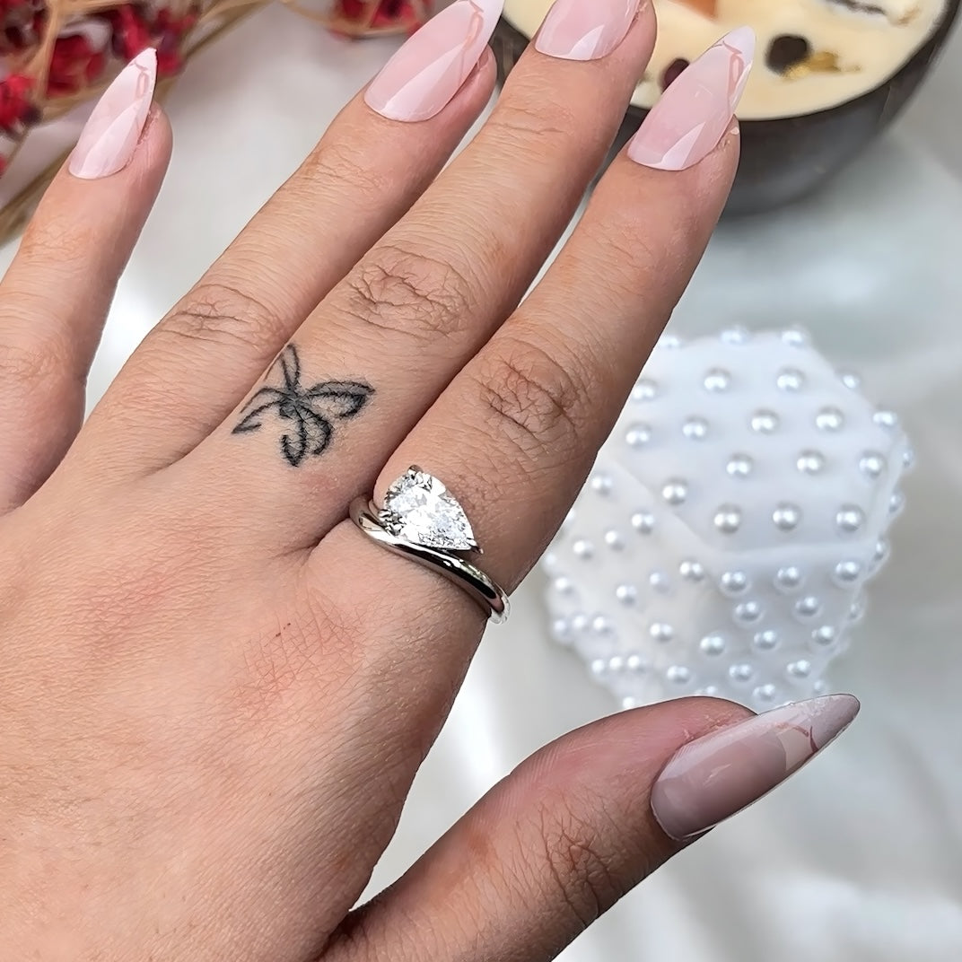 The Elara - 2.0 Ct. Pear Cut 925 Silver Women Ring