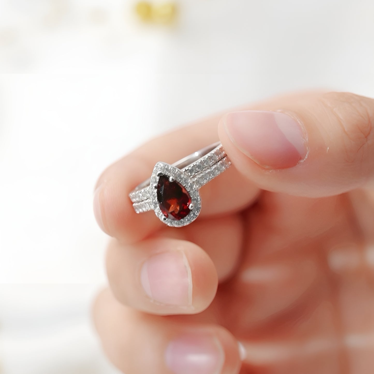 The Garnith - Natural Garnet Women Ring Set