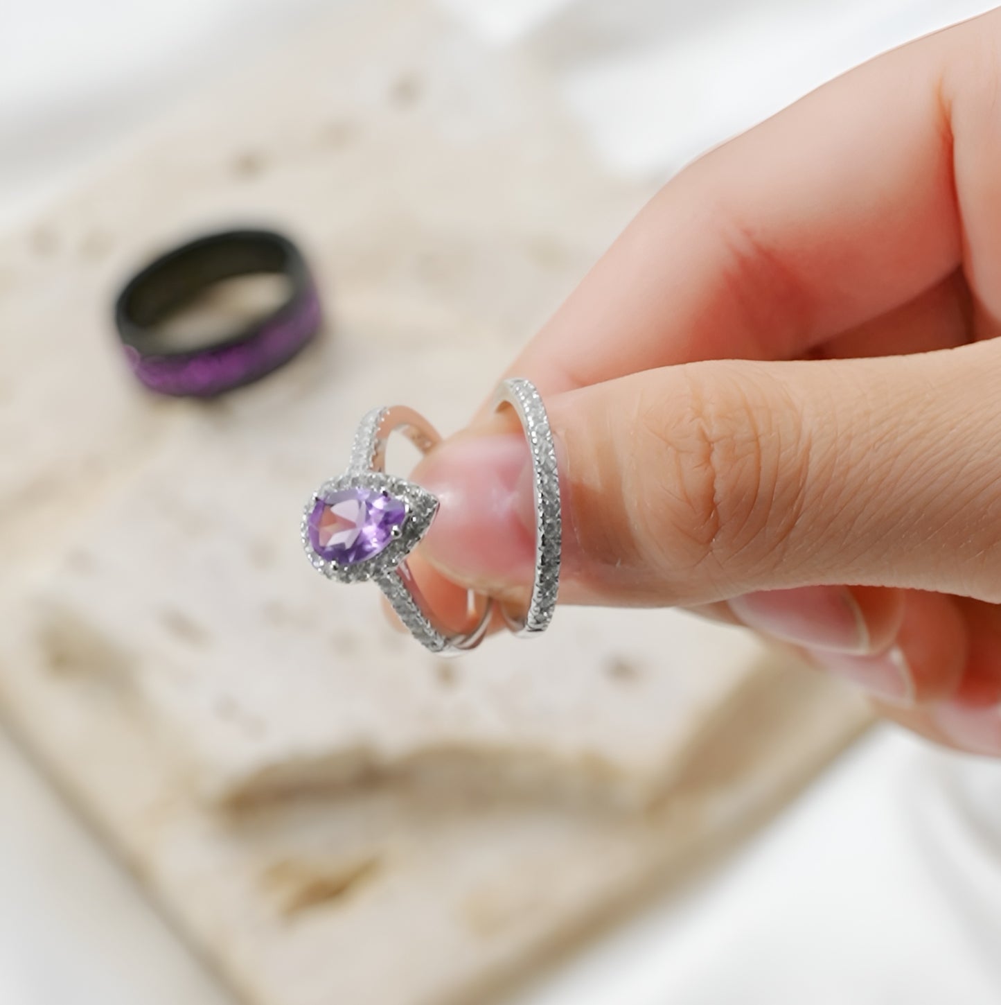 The Viara - Natural Amethyst Women Ring Set