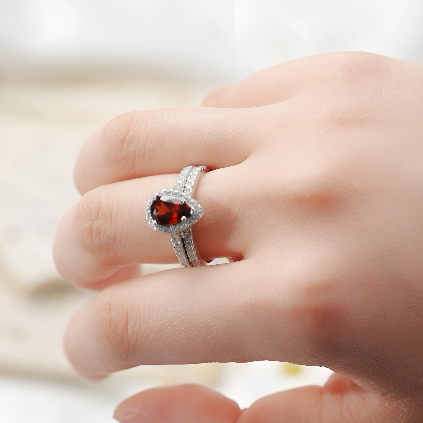 The Garnith - Natural Garnet Women Ring Set