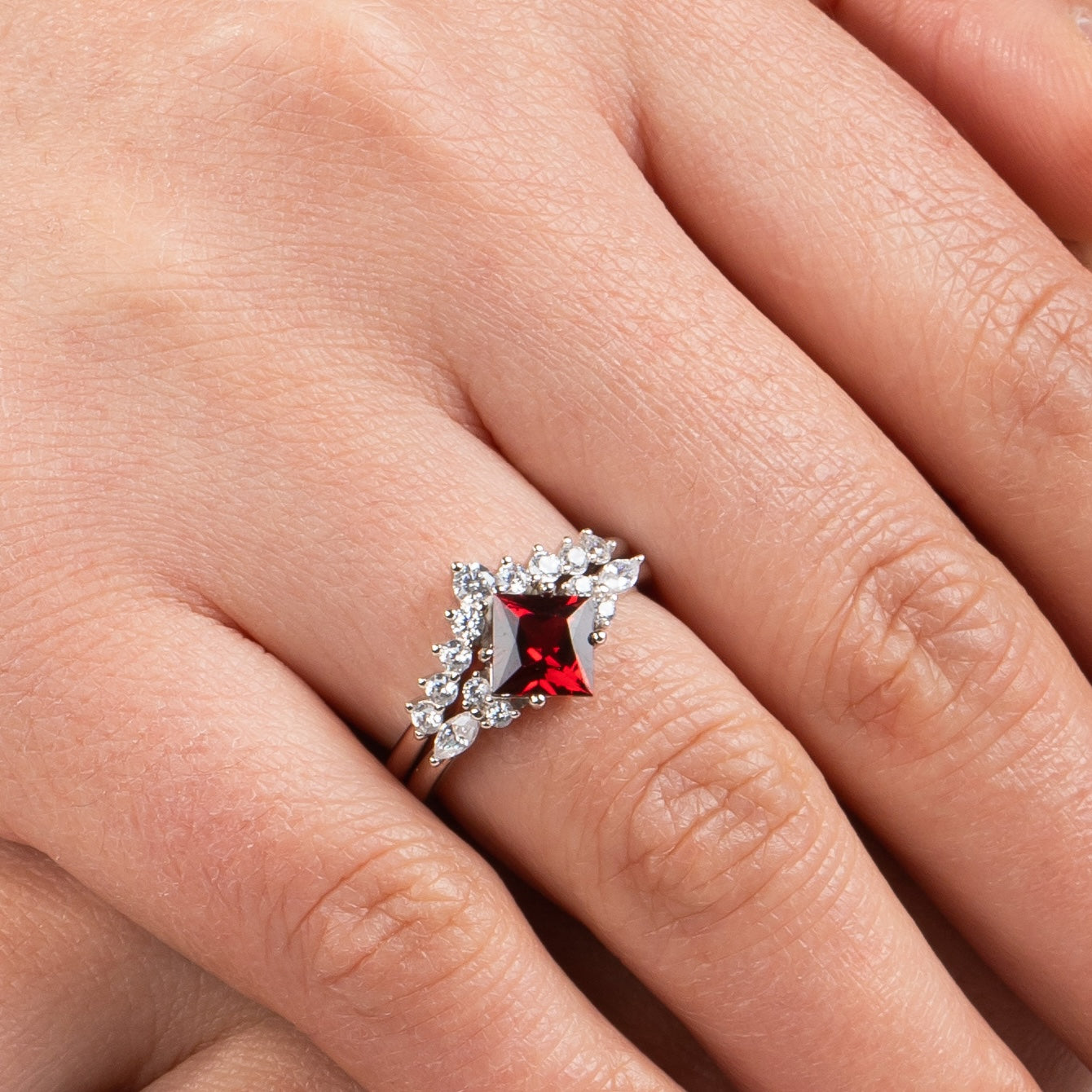 The Velmora - Natural Garnet Women Ring Set