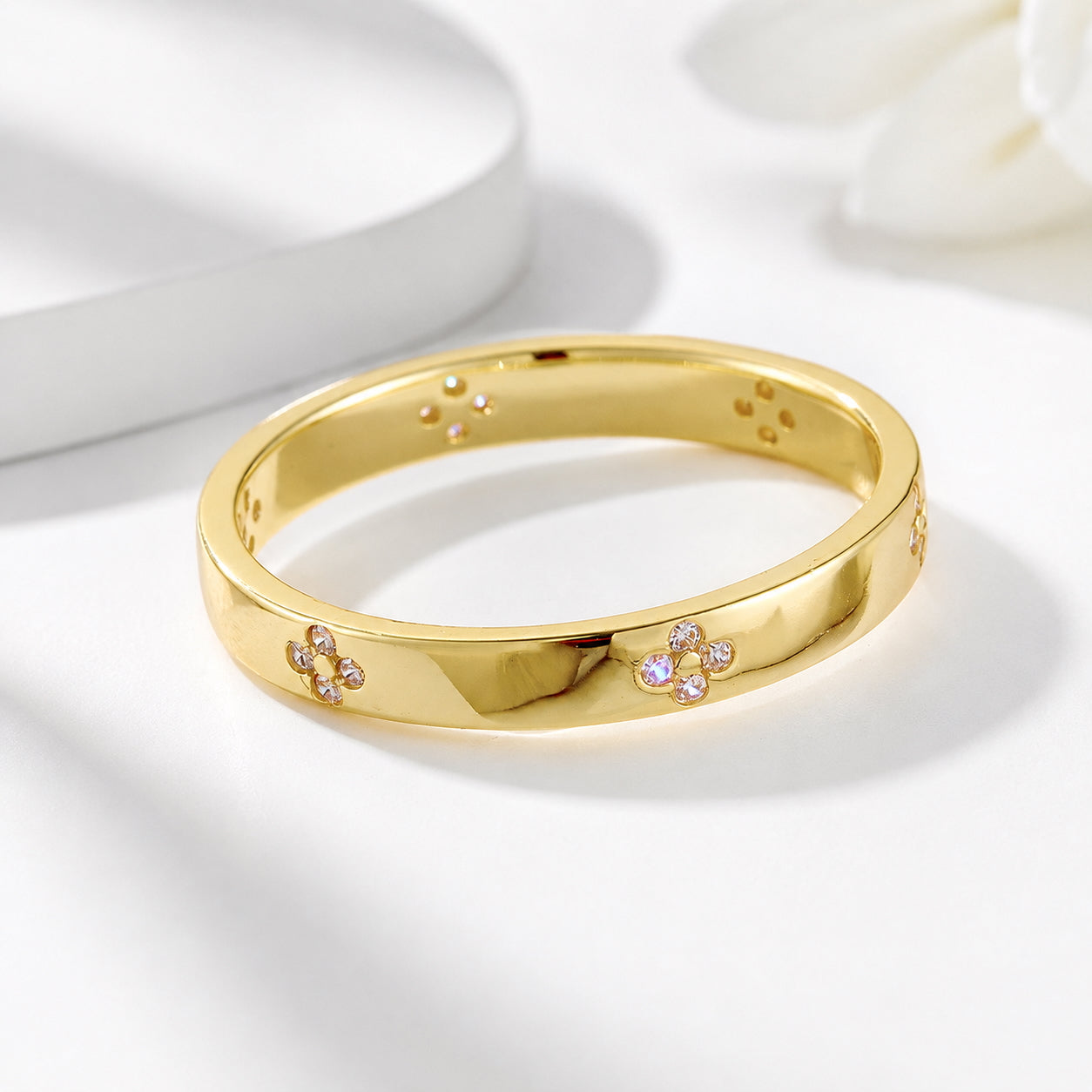 The Folia - Four Leaf Clover Band - 18k Gold