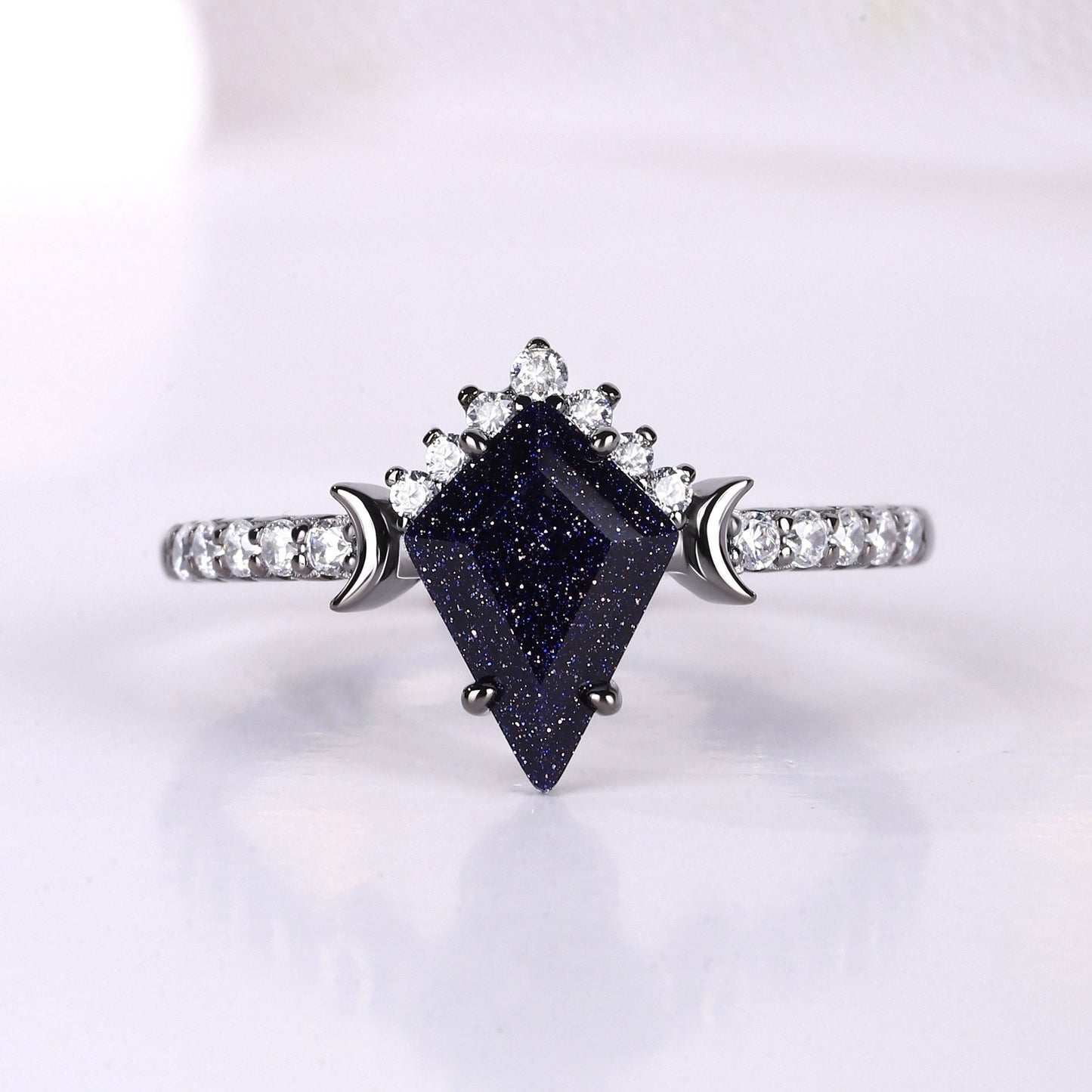 The Midnight - Kite Cut Sandstone Wedding Ring