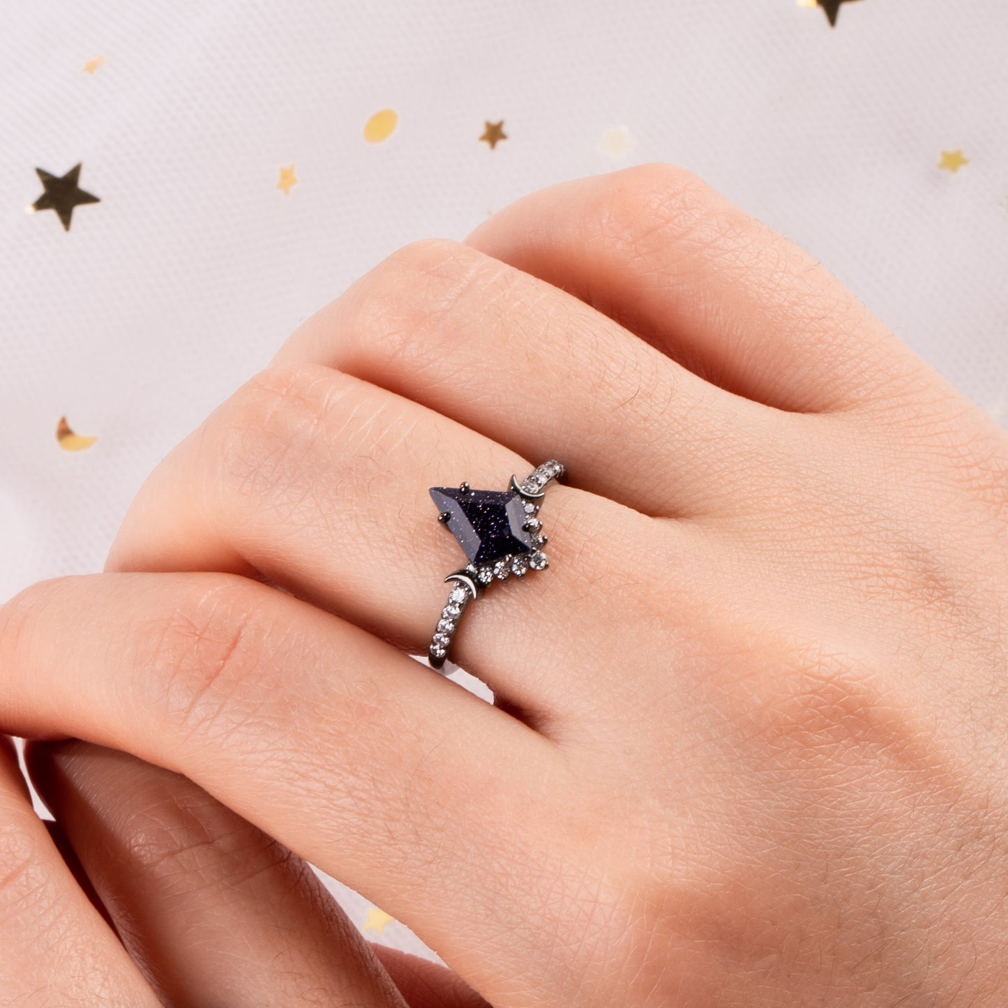 The Midnight - Kite Cut Sandstone Wedding Ring