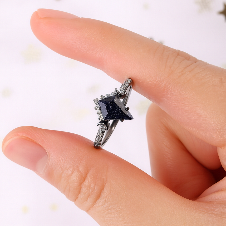 The Midnight - Kite Cut Sandstone Wedding Ring