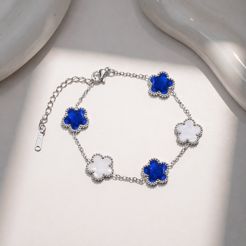 Good Luck Five-Leaf Clover Bracelet