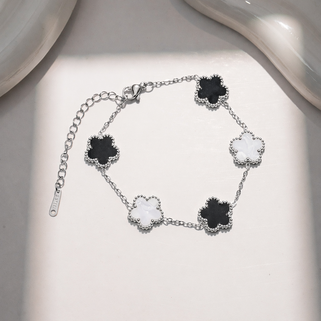 Good Luck Five-Leaf Clover Bracelet