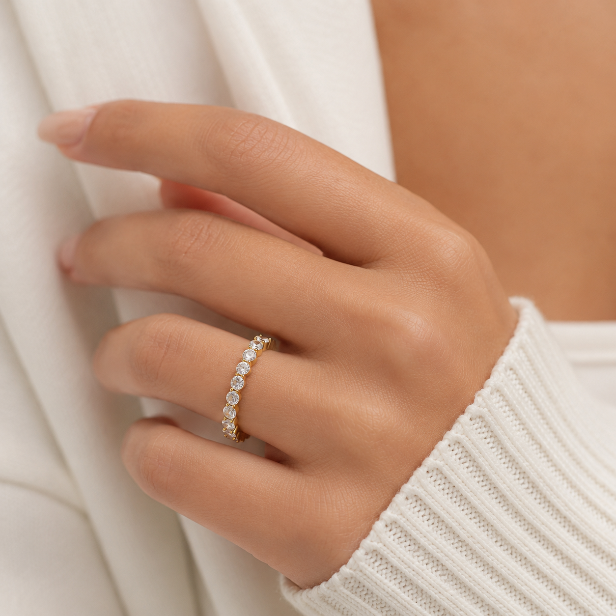The Aster - Women Eternity Band - 18k Gold