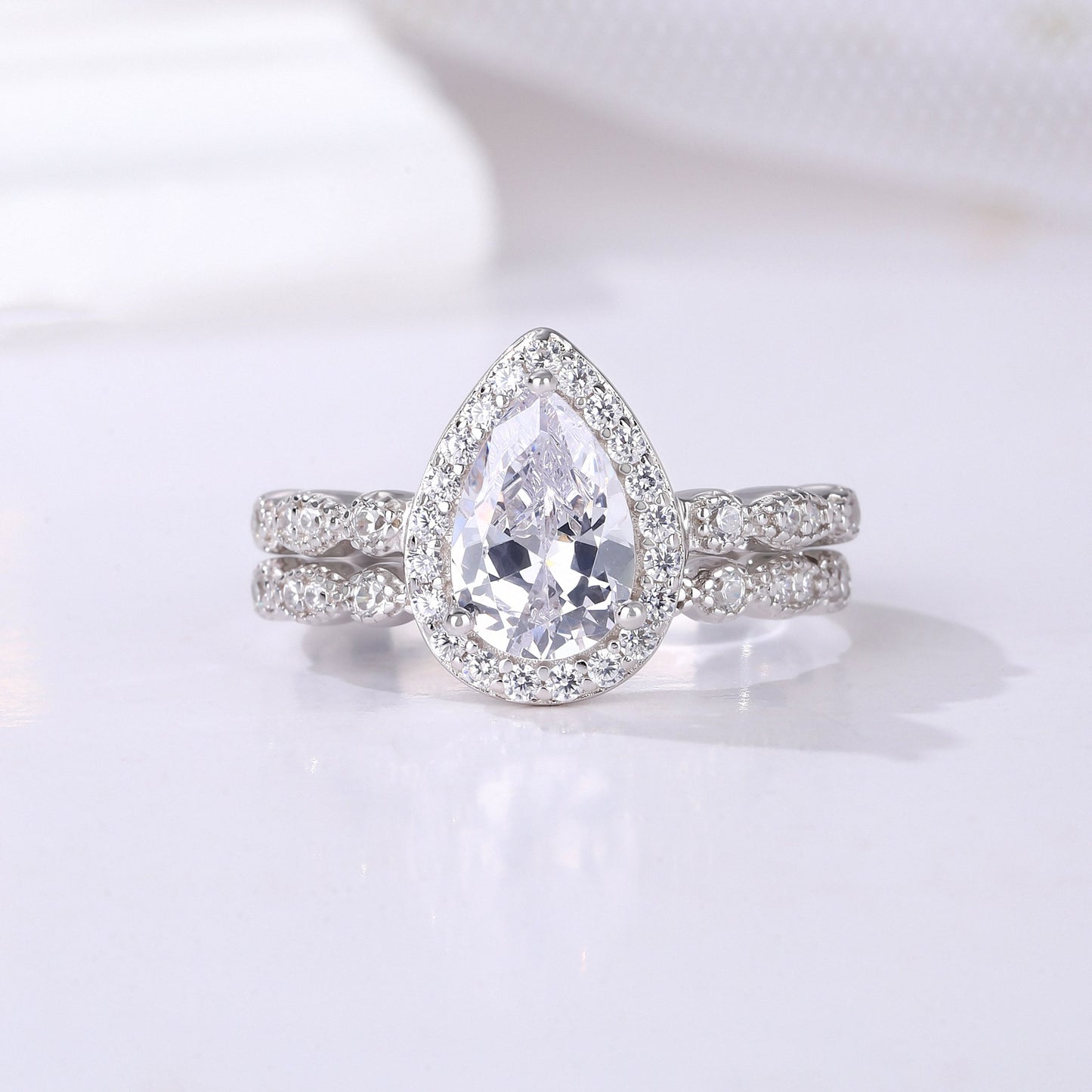 The Averin - Wedding Ring Set