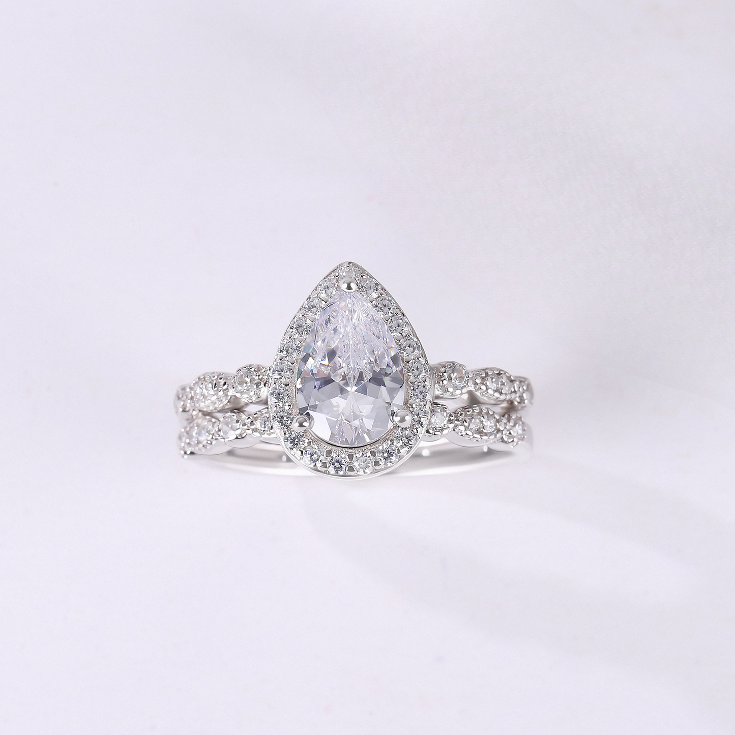 The Averin - Wedding Ring Set