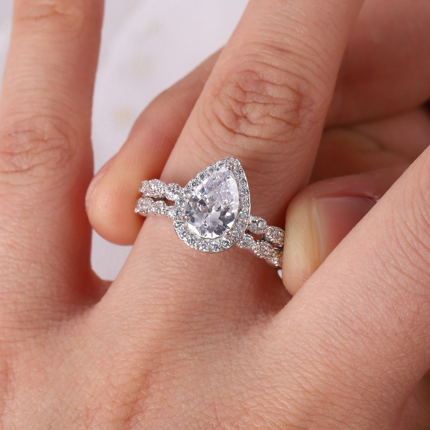 The Averin - Wedding Ring Set