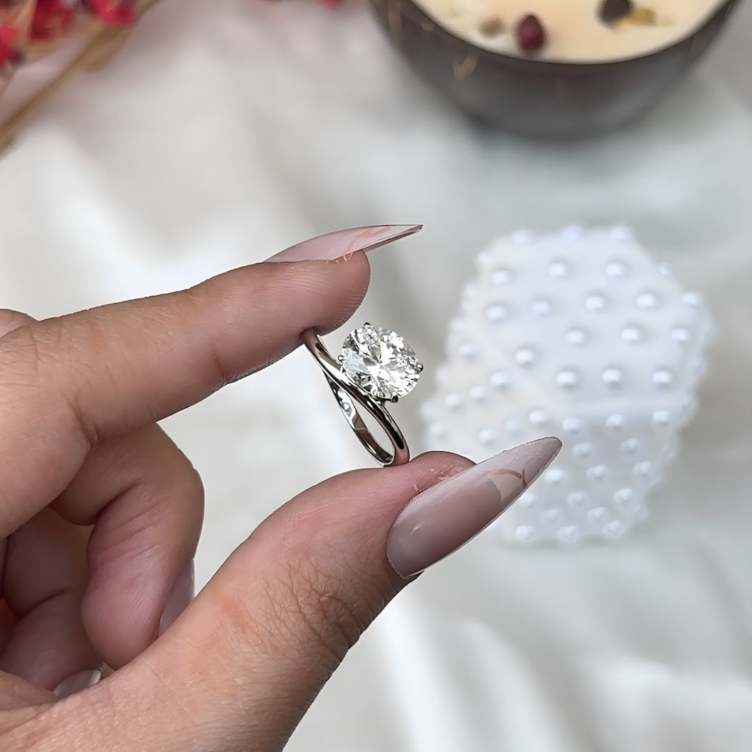 The Dazzora - 1.5 Ct. Oval Cut 925 Silver Women Ring
