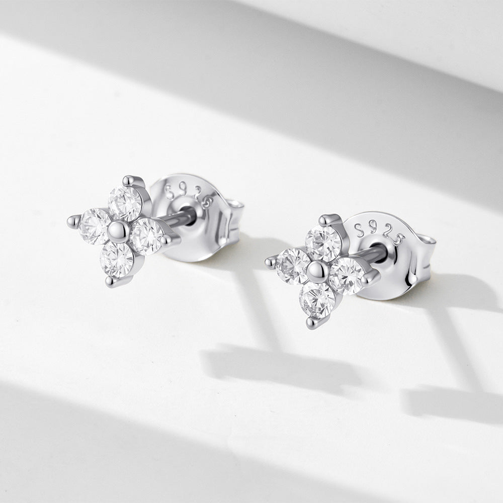 The Petalia - Four Leaf Clover Studs - 18k Gold