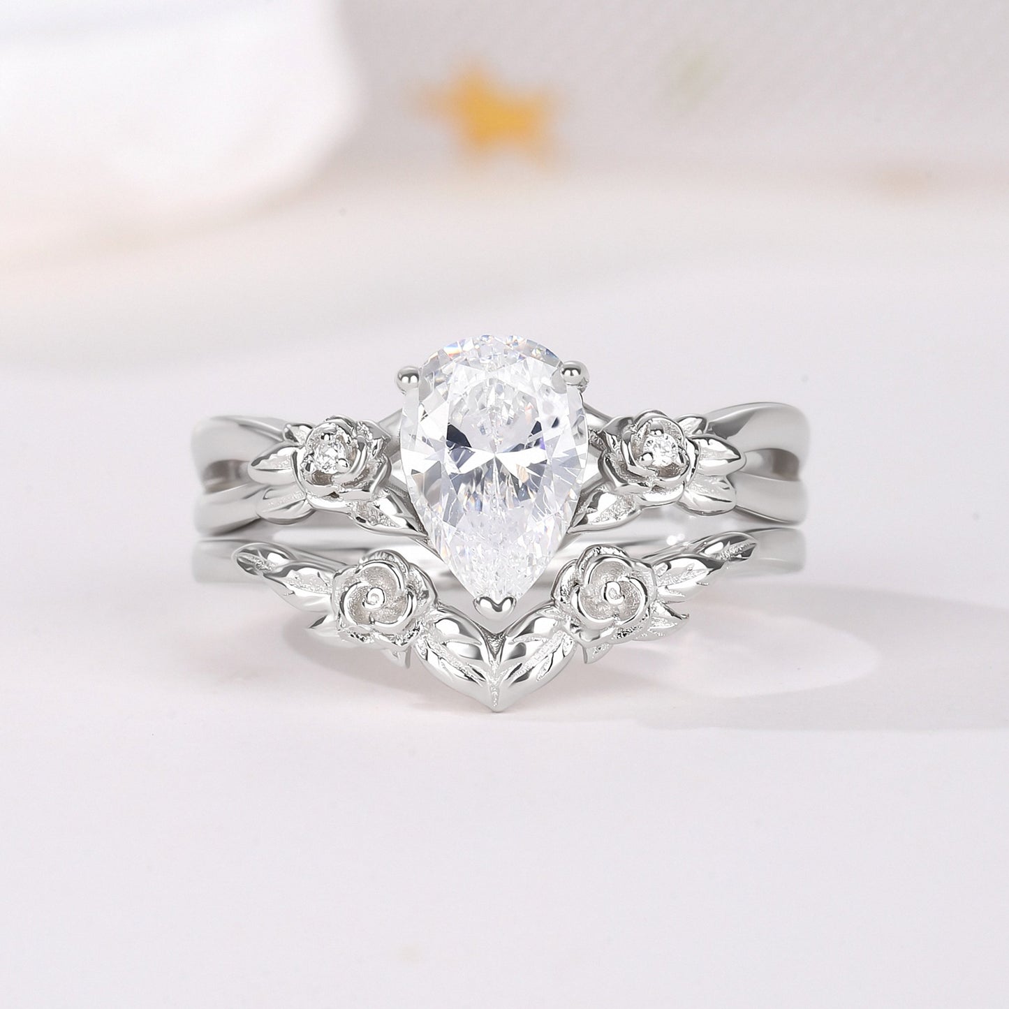 The Belora - Wedding Rings for Couples