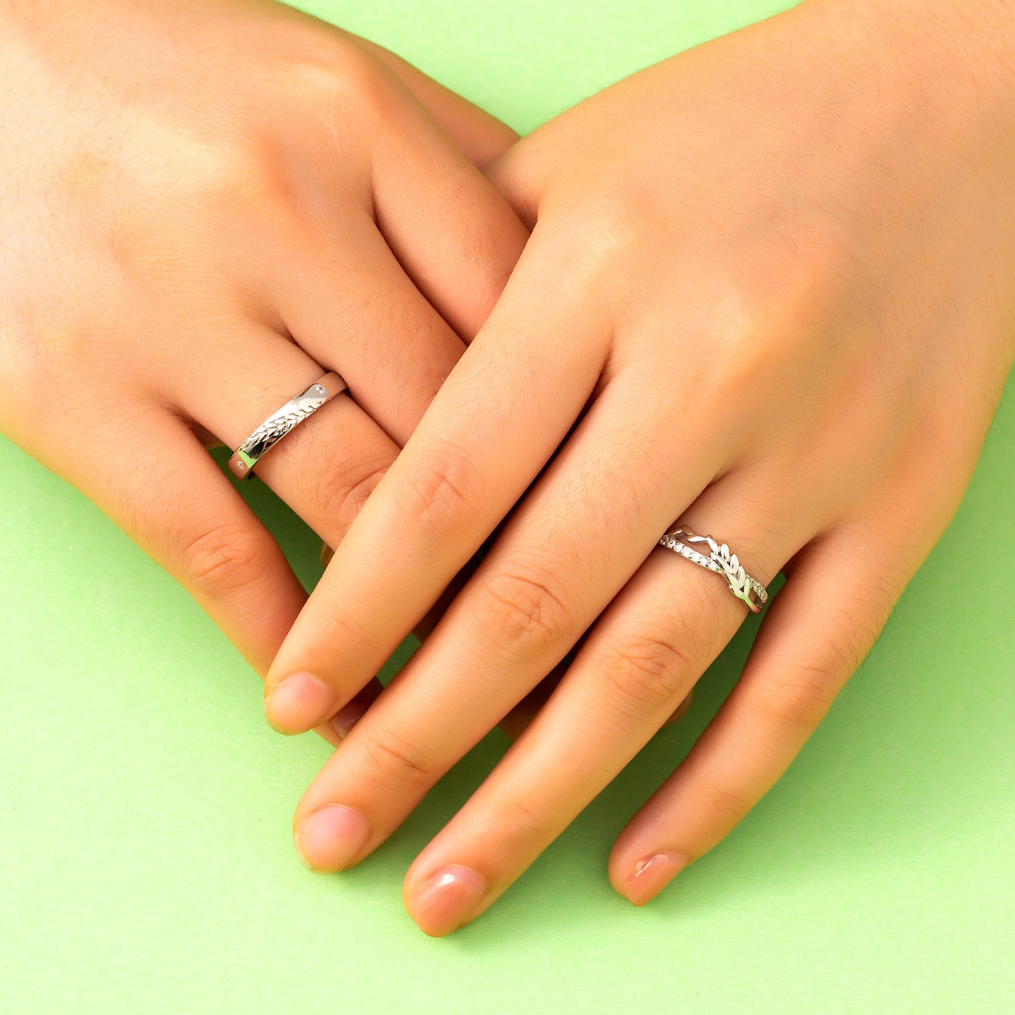 Leaf with zircons 925 silver couple rings