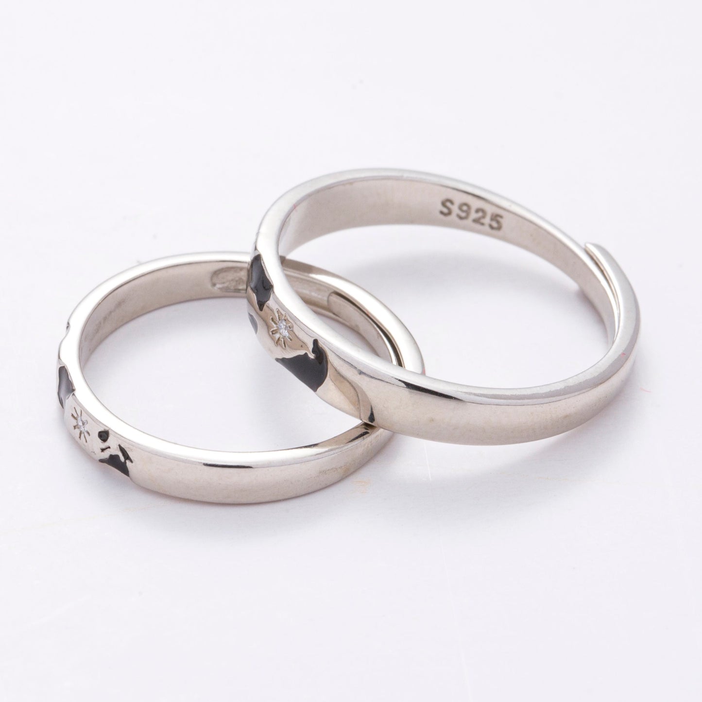 Worldmap Silver Couple Rings